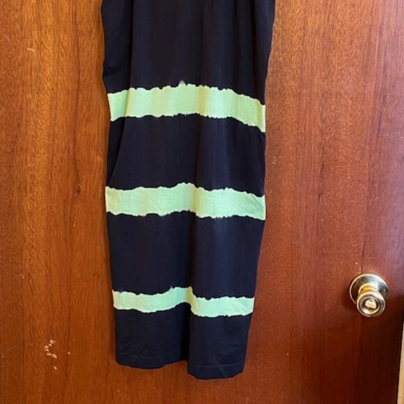 Y2K body-con mini-dress. Black and Pale Green by EXIST. - Picture 4 of 5